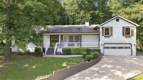 9302 Rockshire Ln, Chattanooga, TN 37421