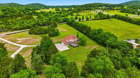 3630 W Trimble Rd, Milton, TN 37118