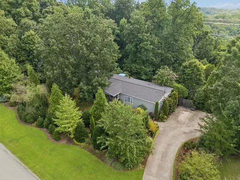 5499 Old Sams Creek Rd, Pegram, TN 37143