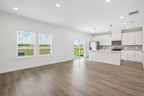 Living - 1622 Garnet Way, Murfreesboro, TN 37127 photo 1 of 3