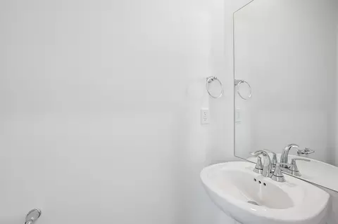 Bath - 1622 Garnet Way, Murfreesboro, TN 37127 photo 1 of 2