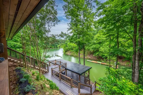 107 Aaron St, Sevierville, TN 37876