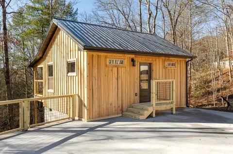 10795051 Shell Mountain Rd, Sevierville, TN 37876