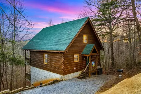 445 Judy Top Ln, Sevierville, TN 37876