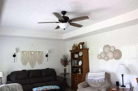 Living - 1471 Tom Grissom Rd, Morrison, TN 37357 photo 2 of 2