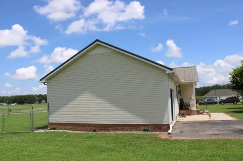 Exterior - 1471 Tom Grissom Rd, Morrison, TN 37357 photo 4 of 8