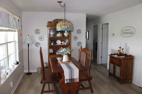 Dining - 1471 Tom Grissom Rd, Morrison, TN 37357 photo 1 of 3