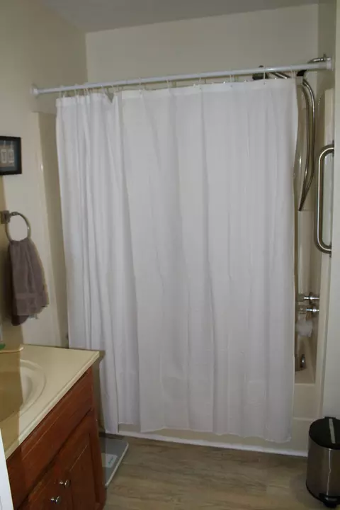 Bath - 1471 Tom Grissom Rd, Morrison, TN 37357 photo 2 of 4
