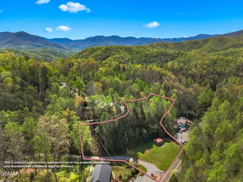 238 Buckhorn Rd, Gatlinburg, TN 37738