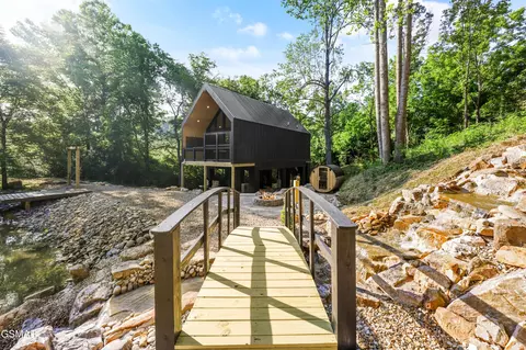260 Bob Hollow Rd, Sevierville, TN 37876