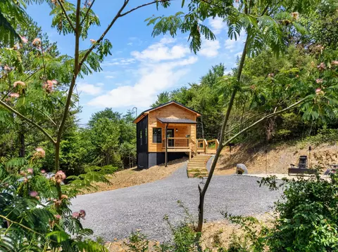 1210 Powder Springs Rd, Sevierville, TN 37876