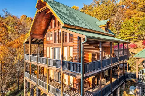2607 Sunset Cir, Sevierville, TN 37862