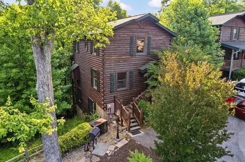 813 Spirit Loop Way, Gatlinburg, TN 37738