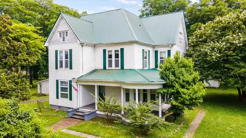 307 Prince St, Sevierville, TN 37862