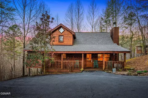 2306 Avon Cir, Sevierville, TN 37876