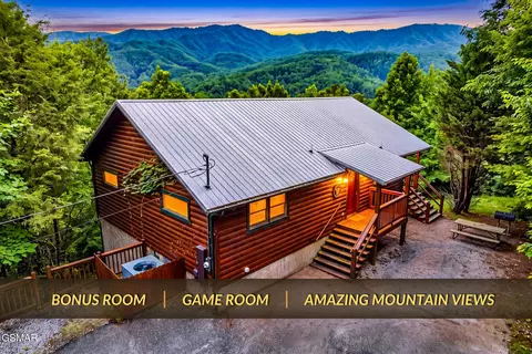 438 Ridgeline Way, Gatlinburg, TN 37738