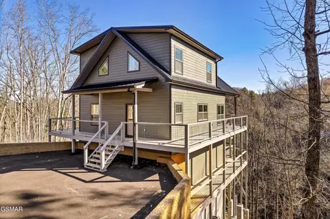 3138 Stepping Stone Dr, Sevierville, TN 37862