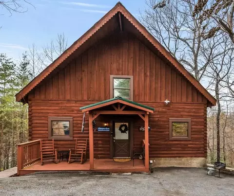2449 N School House Gap Rd, Sevierville, TN 37876