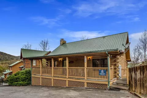 745 Chickasaw Gap Way, Pigeon Forge, TN 37863