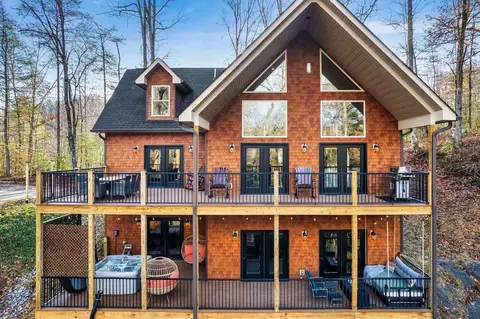 1313 Harmony Way, Sevierville, TN 37876