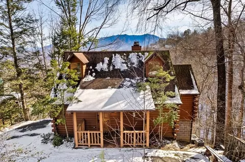 848 Heiden Dr, Gatlinburg, TN 37738