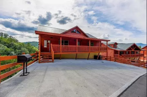 3310 Smoky Ridge Way, Sevierville, TN 37862