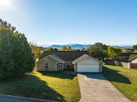 3065 Shaconage Trl, Sevierville, TN 37876