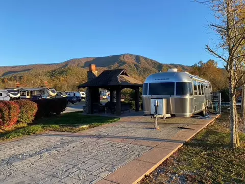 40 Pumpkin Path, Sevierville, TN 37862