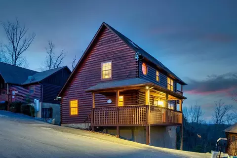 1542 Bears Den Way, Sevierville, TN 37862