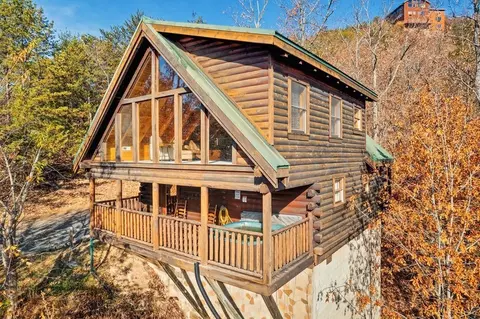 1755 Bassett Way, Sevierville, TN 37876