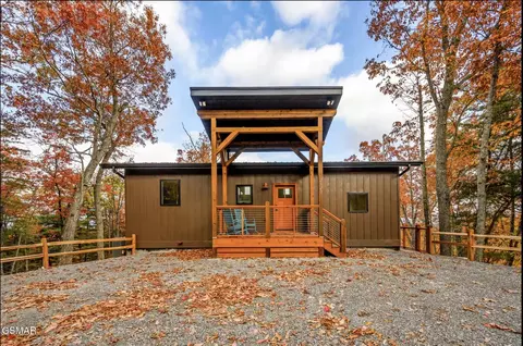 2120 Walnut Ct, Sevierville, TN 37876