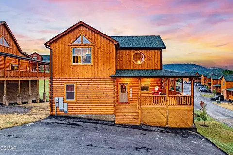 402 Southern Sun Way, Pigeon Forge, TN 37863