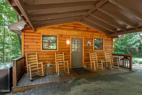 1663 S Mountain View Rd, Sevierville, TN 37876