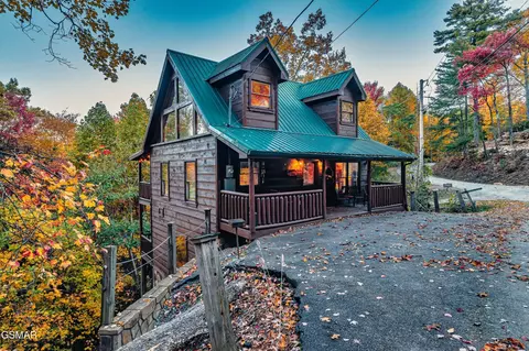 1819 Rhododendron Ln, Sevierville, TN 37876