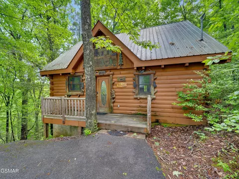 1806 Mossy Trl, Sevierville, TN 37876