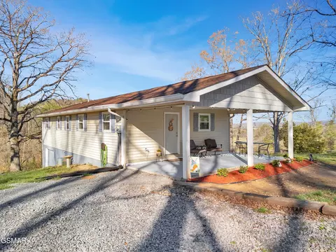 200 Lynnwood Dr, Greenback, TN 37742