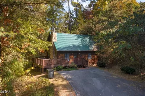 2455 Burke Ave, Sevierville, TN 37876