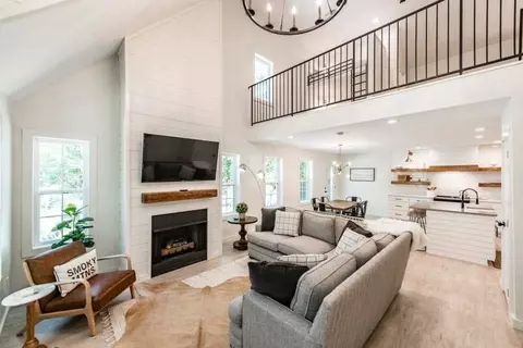 623 Beartrail Ln, Gatlinburg, TN 37738