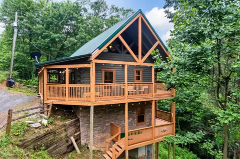 4210 S Boogertown Rd, Sevierville, TN 37876