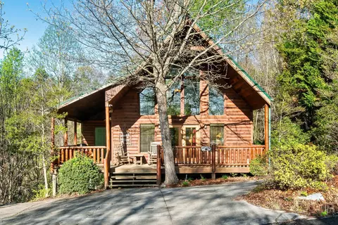 1810 Skyhawk Ln, Sevierville, TN 37876