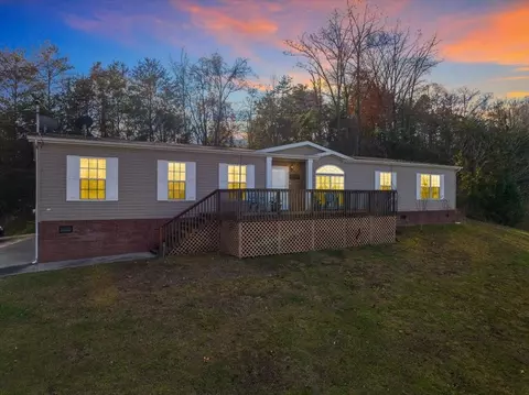 1605 Trig Long Rd, Dandridge, TN 37725