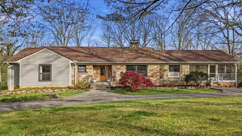 217 Arrow Dr, Signal Mountain, TN 37377