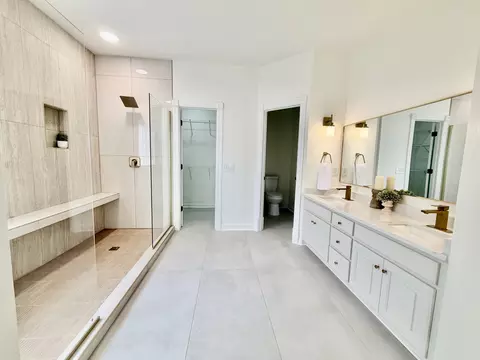 Bath - 1005 Ithaca St, Murfreesboro, TN 37130 photo 3 of 7