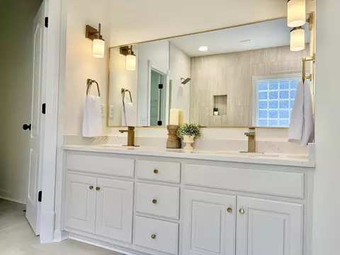 Bath - 1005 Ithaca St, Murfreesboro, TN 37130 photo 4 of 7