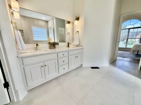 Bath - 1005 Ithaca St, Murfreesboro, TN 37130 photo 5 of 7
