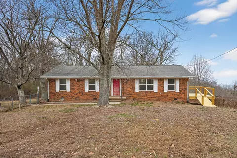 190 Adkins Ln, Trenton, GA 30752
