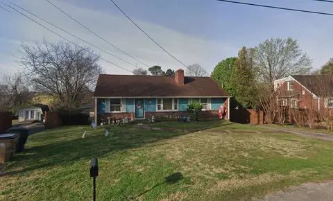 808 Potter Ln, Nashville, TN 37206