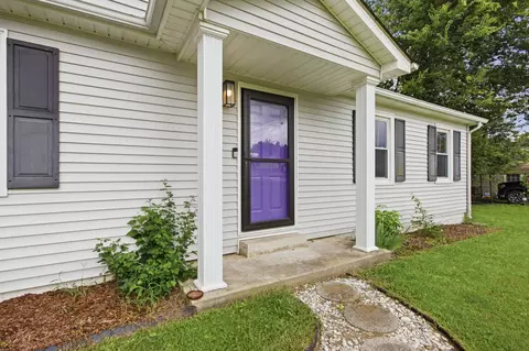 1615 Williamson Dr, Columbia, TN 38401