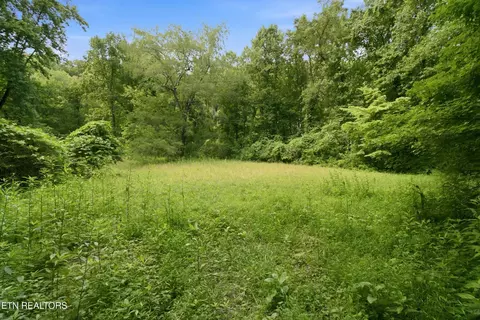 2777 Swanson Ln, Knoxville, TN 37932