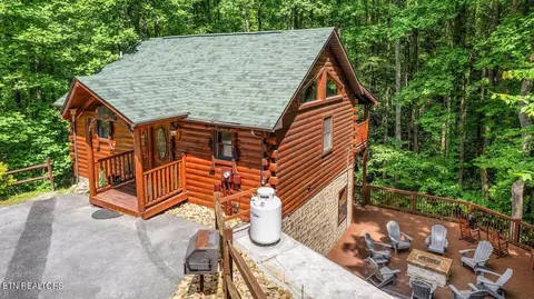 2429 Shady Creek Way, Sevierville, TN 37862